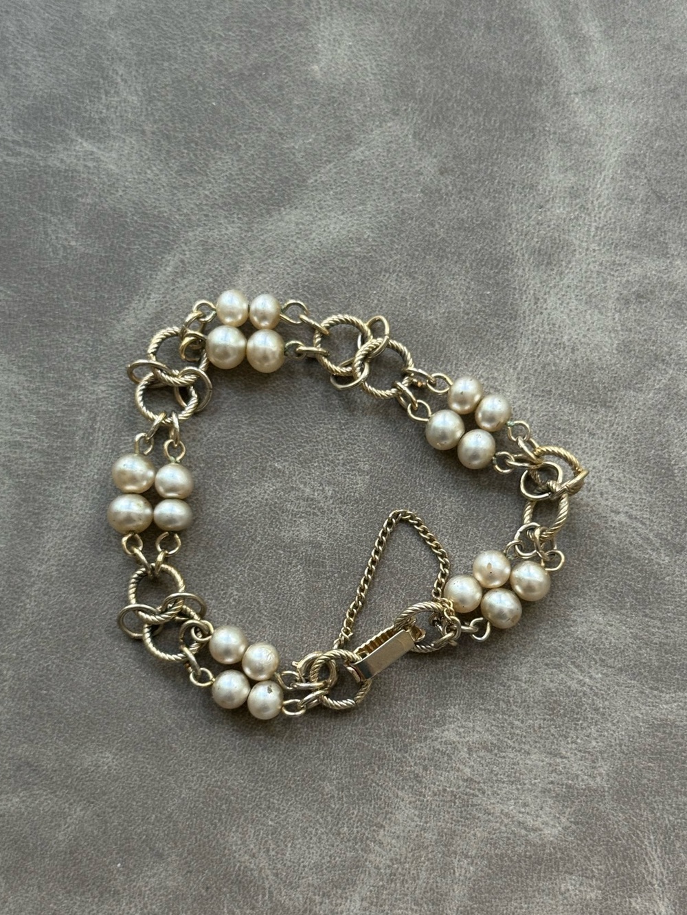 Vintage Classic Pearl and Gold-Tone Link Bracelet